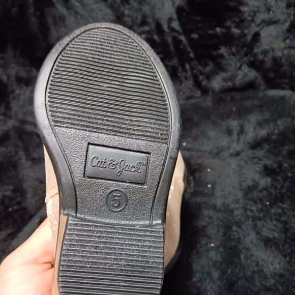 NWOT Cat&Jack little girls size 5 gold boots - Picture 4 of 5